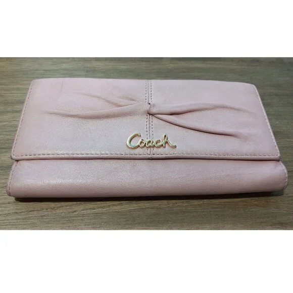 👉LAST CHANCE‼️ Vtg. COACH Soho Pleated Pink Leather Wallet - Picture 1 of 16
